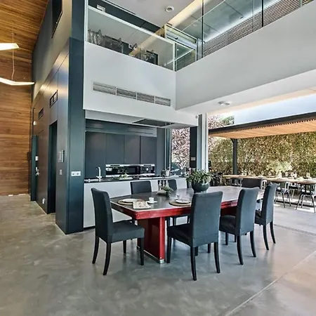 Villa Barcelona *